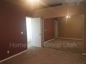 1447 Mayapple Way in West Valley City, UT - Building Photo - Building Photo