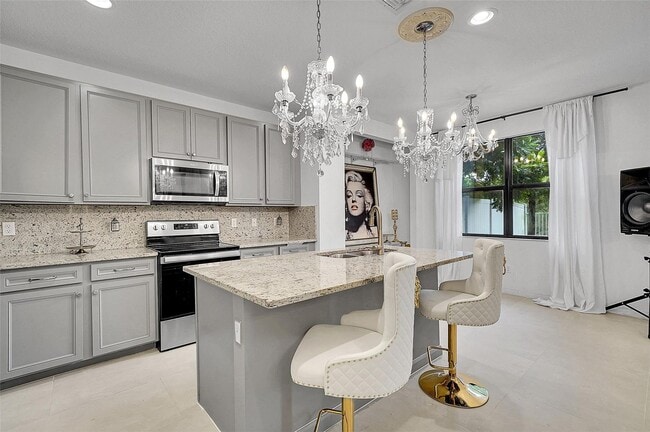 455 NW 33rd Ln in Pompano Beach, FL - Building Photo - Building Photo