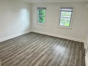 4937 1st St NW, Unit Morgan Manor in Washington, DC - Foto de edificio - Building Photo