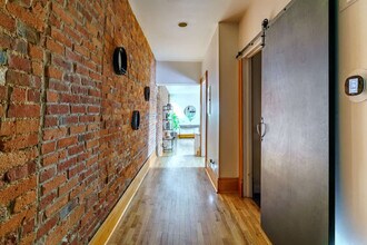 1180 N High St in Columbus, OH - Foto de edificio - Building Photo