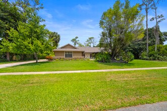 196 Scarborough Terrace in Wellington, FL - Building Photo - Building Photo
