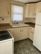 102 Loch Lane Dr, Unit Apt 2 in Louisa, VA - Foto de edificio - Building Photo