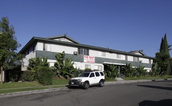 Fern Grove Apartments in La Habra, CA - Building Photo - Building Photo