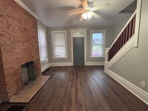 896 E Whittier St in Columbus, OH - Building Photo - Building Photo