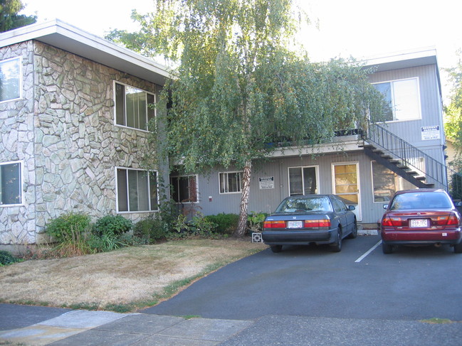 Lafayette Apartments in Portland, OR - Building Photo - Building Photo