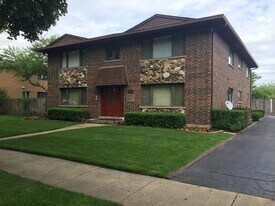 825 S McKinley Ave, Unit 1N in Arlington Heights, IL - Building Photo