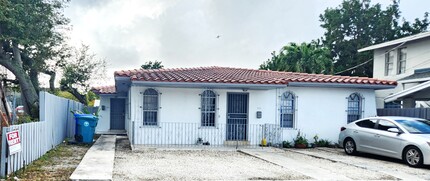 726 NW 22nd Ct in Miami, FL - Building Photo - Building Photo