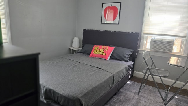 property at 5284 Devonshire Rd