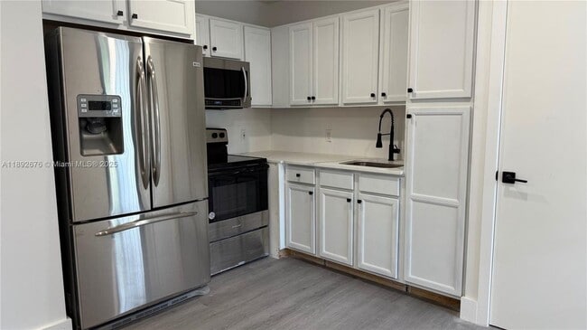 17310 SW 109th Ave in Miami, FL - Building Photo - Building Photo