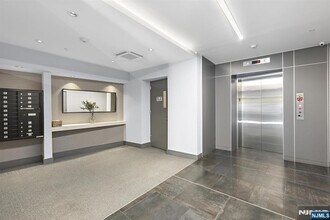 6401 Park Ave, Unit 401 in West New York, NJ - Building Photo - Building Photo