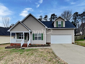 1009 Loch Lomond Cir in Concord, NC - Building Photo