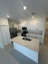 105 SE 11th St in Florida City, FL - Building Photo - Building Photo