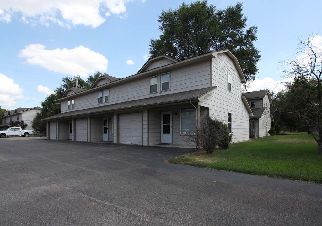 1120-1136 N Richmond Ave in Wichita, KS - Building Photo