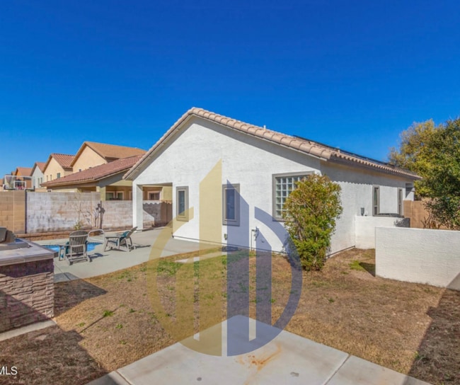 property at 697 W Oak Tree Ln