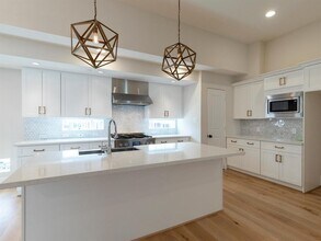 3821 N Braeswood Blvd in Houston, TX - Building Photo - Building Photo