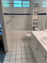 440 Veteran Ave, Unit 407 in Los Angeles, CA - Building Photo - Building Photo