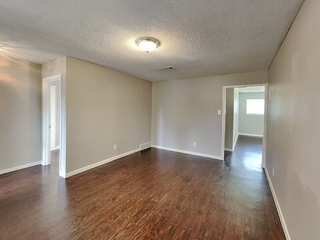 334 Van Rowe Ave in Duncanville, TX - Building Photo - Building Photo