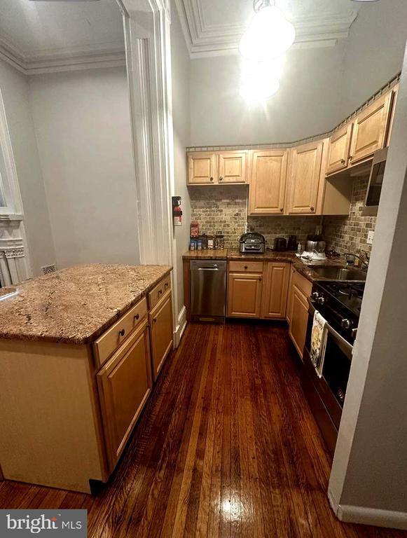 1211 Spruce St in Philadelphia, PA - Building Photo - Building Photo