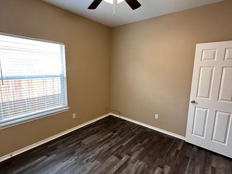 990 Sierra Vista Ct in Midlothian, TX - Building Photo