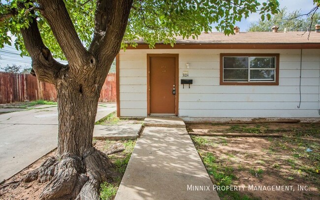 3104 Avenue N in Lubbock, TX - Building Photo - Building Photo