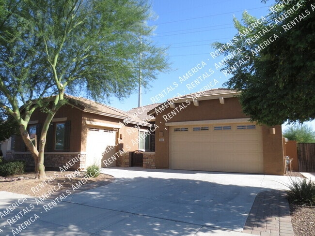 property at 1133 E Buckingham Ave