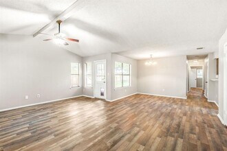12900 Garfield Ln in Austin, TX - Building Photo - Building Photo