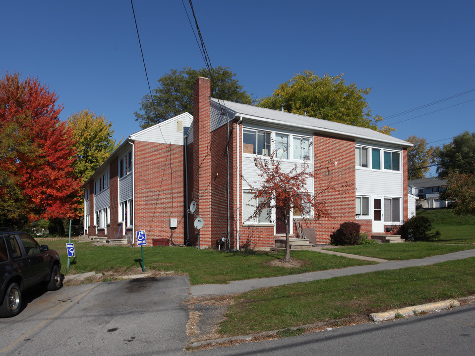 Onondaga Lake Townhomes in Liverpool, NY - Foto de edificio