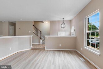 46607 Carriage Ct in Sterling, VA - Building Photo - Building Photo