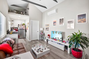 933 21st St in San Diego, CA - Building Photo