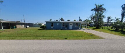 3420 Ash St in Punta Gorda, FL - Foto de edificio - Building Photo