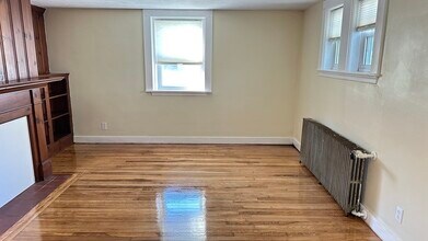 8 Richfield St in Quincy, MA - Building Photo - Building Photo