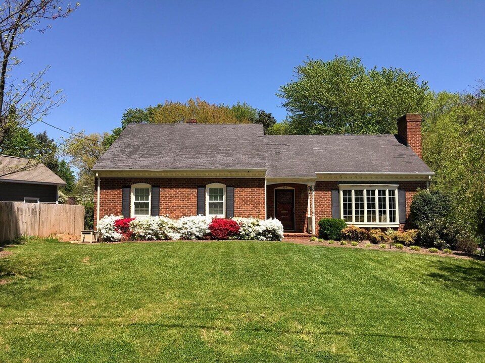 404 Biltmore Ave in Lynchburg, VA - Building Photo