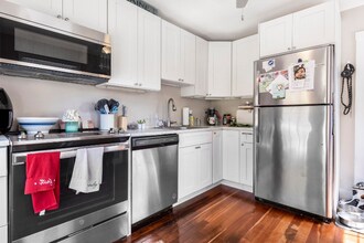 91-93-93 Philbrick Ave in Kittery, ME - Building Photo - Building Photo