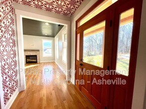 40 Ted Linn Dr in Fairview, NC - Building Photo - Building Photo