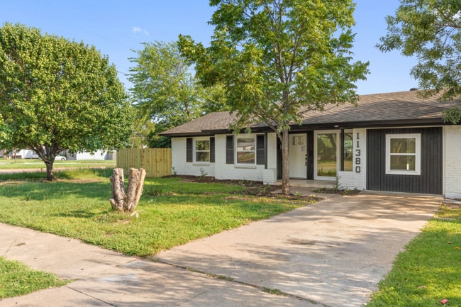 property at 11380 Lanewood Cir