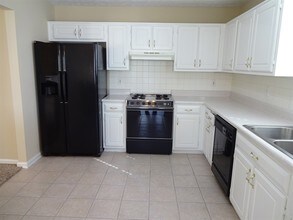 210 Summer Hill Cir in Stockbridge, GA - Building Photo - Building Photo