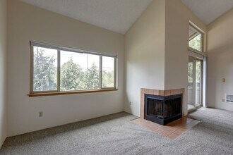 12600 57th Ave S in Seattle, WA - Building Photo - Building Photo