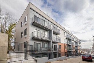Walnut Lofts in Philadelphia, PA - Building Photo - Building Photo