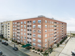 Riviera Towers in Long Beach, NY - Building Photo - Primary Photo