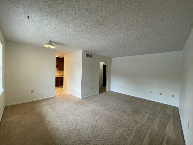 215 Darsey Rd in Hinesville, GA - Building Photo - Building Photo