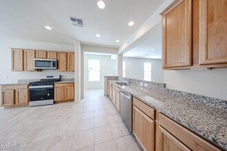 7118 W Bent Tree Dr in Peoria, AZ - Building Photo - Building Photo