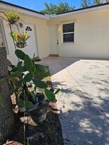 2607 NE 30th St, Unit B in Fort Lauderdale, FL - Building Photo