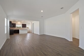 331 Madrid in Kyle, TX - Building Photo - Building Photo