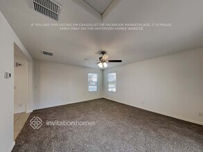 8043 W Agora Ln in Phoenix, AZ - Building Photo - Building Photo