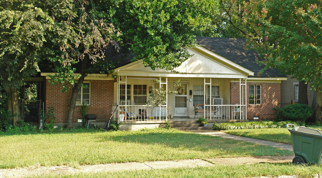 2288-2290 Monroe Ave in Memphis, TN - Foto de edificio - Building Photo