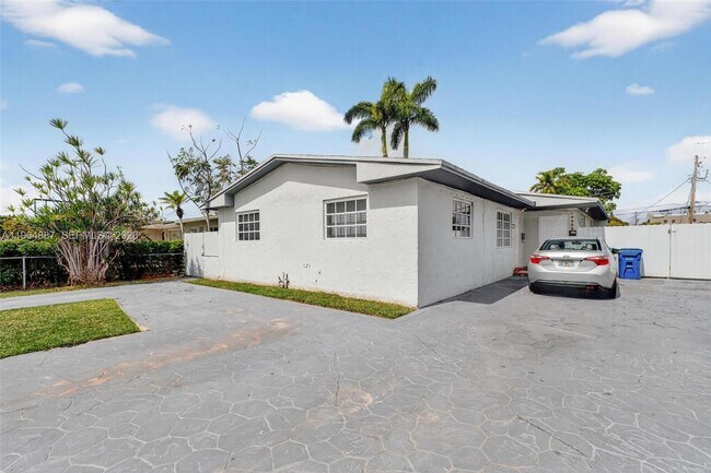 11441 SW 2nd St in Miami, FL - Building Photo - Building Photo