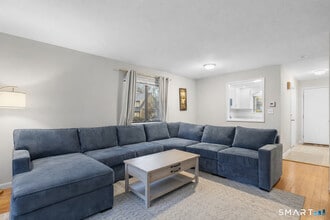 9 Avon Ct in Beacon Falls, CT - Building Photo - Building Photo