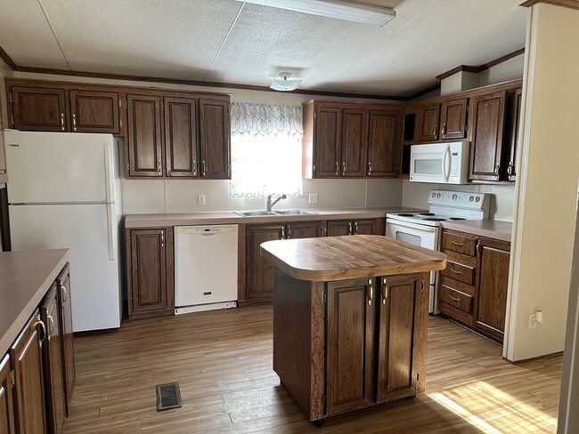 430 Lytle Cove Rd in Swannanoa, NC - Building Photo - Building Photo