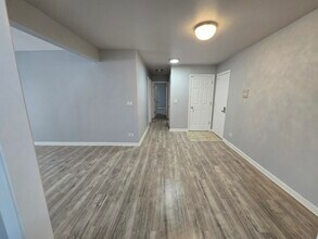 10389 Dearlove Rd in Glenview, IL - Building Photo - Building Photo