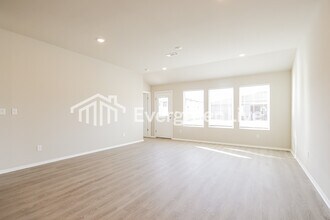 6601 NW Kathleen St in Bentonville, AR - Building Photo - Building Photo